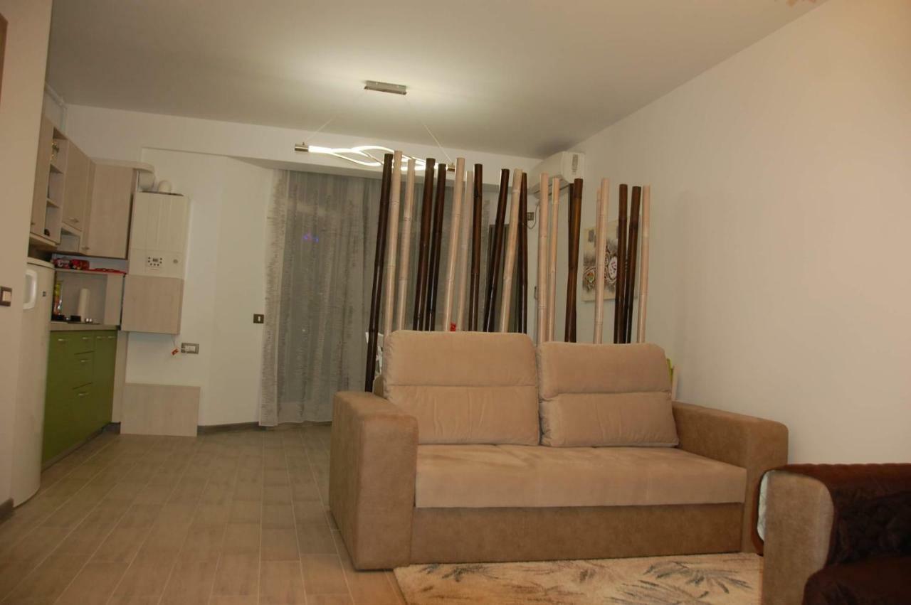 Umi Apartment Alezzi Resort Năvodari Eksteriør billede