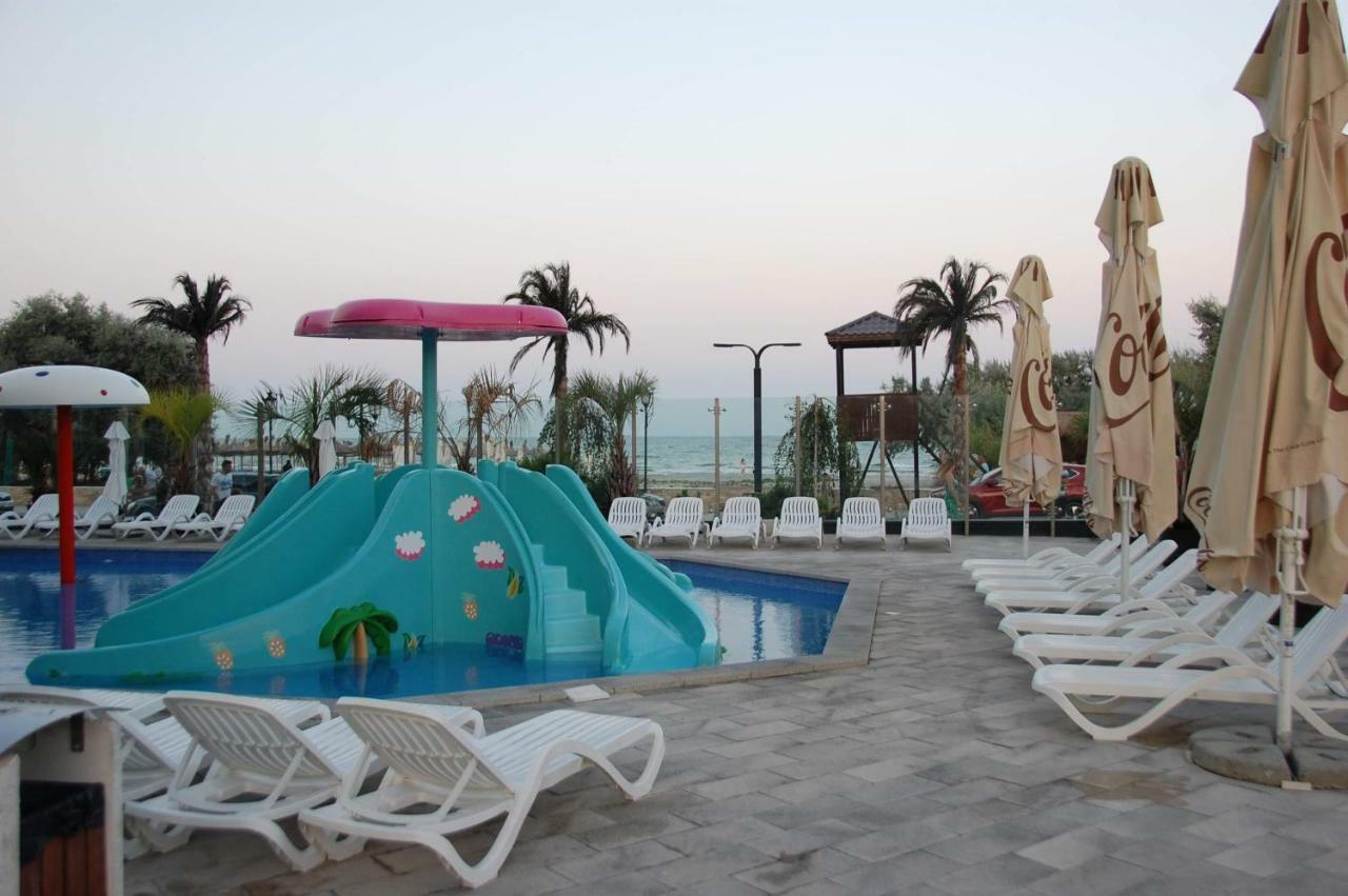 Umi Apartment Alezzi Resort Năvodari Eksteriør billede